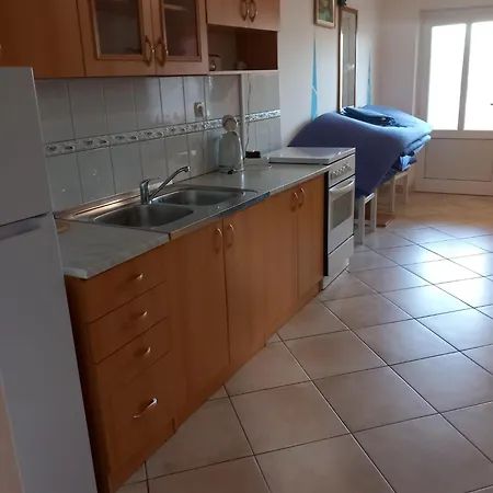 Karin Hani * Gornji Karin