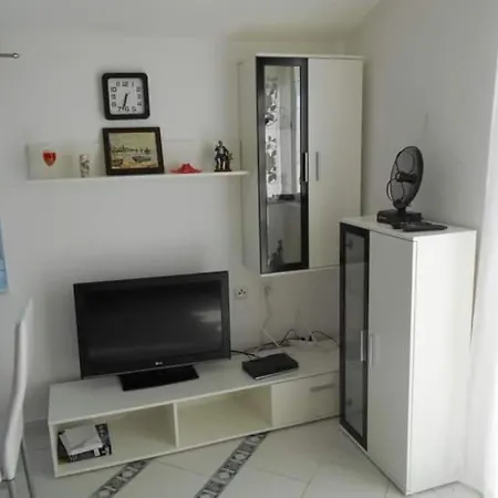 아파트 Karin Hani 고르니 카린