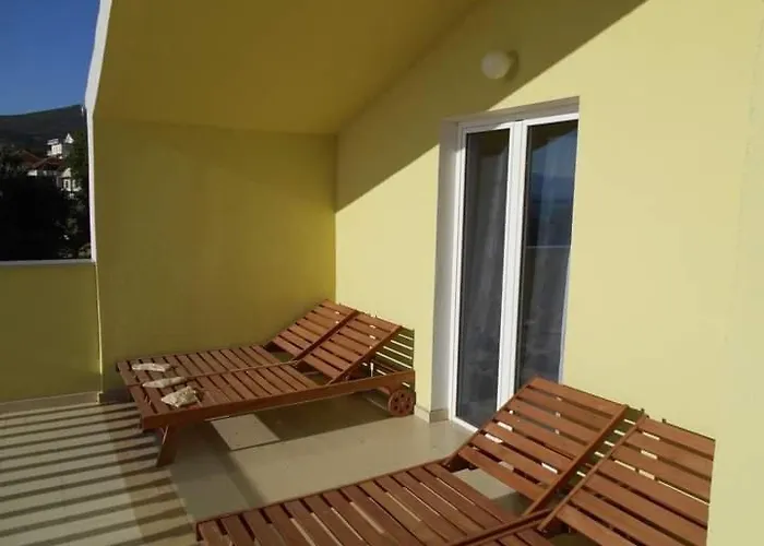 Апартаменты Karin Hani